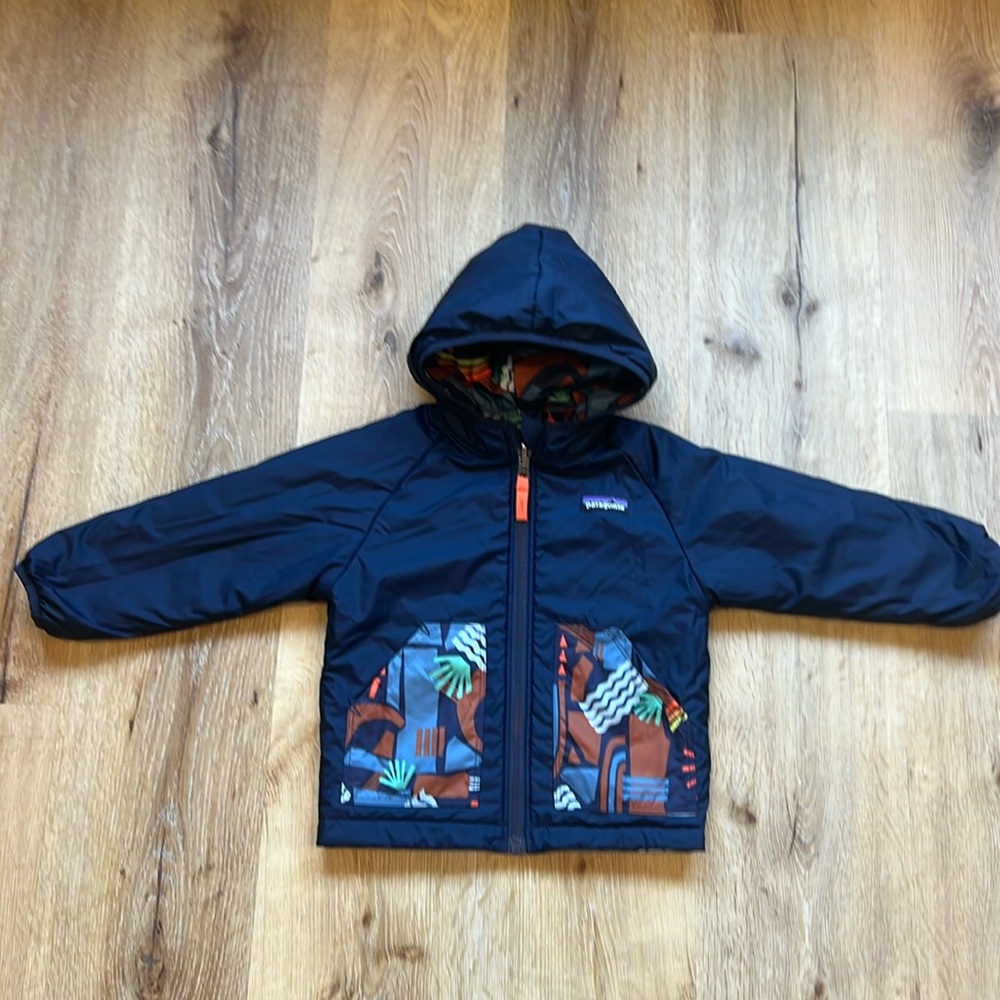 Navy reversible Boys Patagonia, 2T Light weight puffer